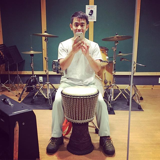 Practice with my new djembe!!From #bogolanmarket